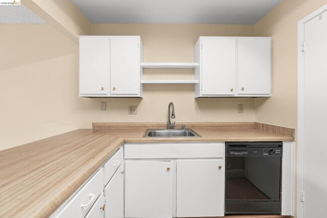 Building Photo - 981 Cheryl Ann Cir