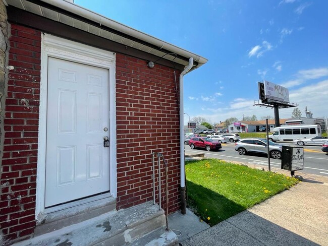 Building Photo - OFFICE SPACE AVAILABLE