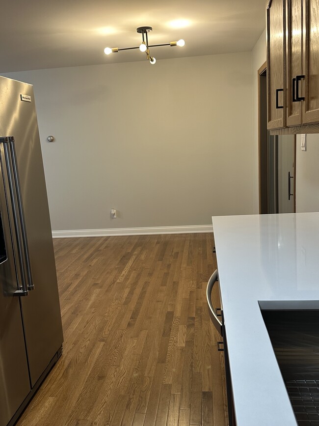 Building Photo - 1547 W 97th Pl