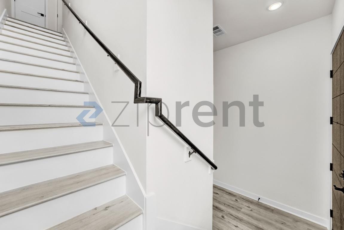 Building Photo - Unit 9102