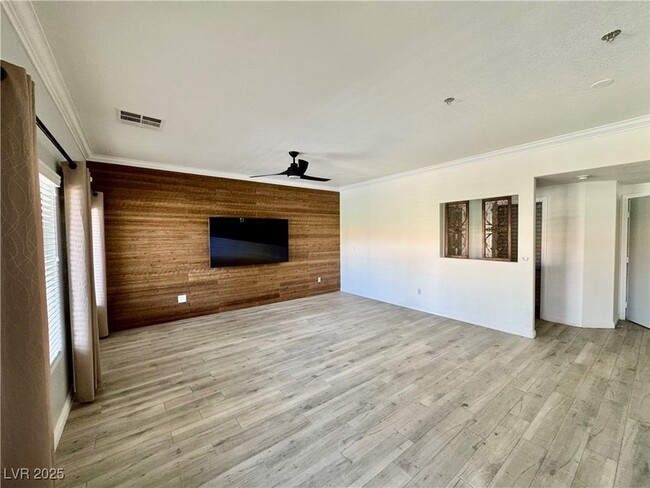 Building Photo - 2434 Amoretti St
