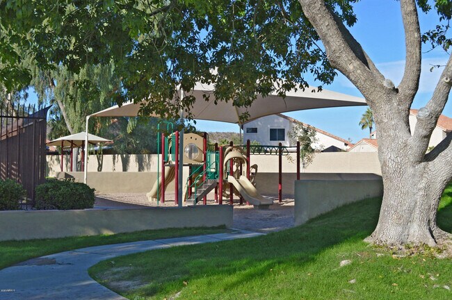 Building Photo - 15810 S 28th Pl