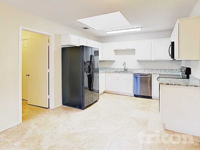 Building Photo - 413 Rustic Grove Ln