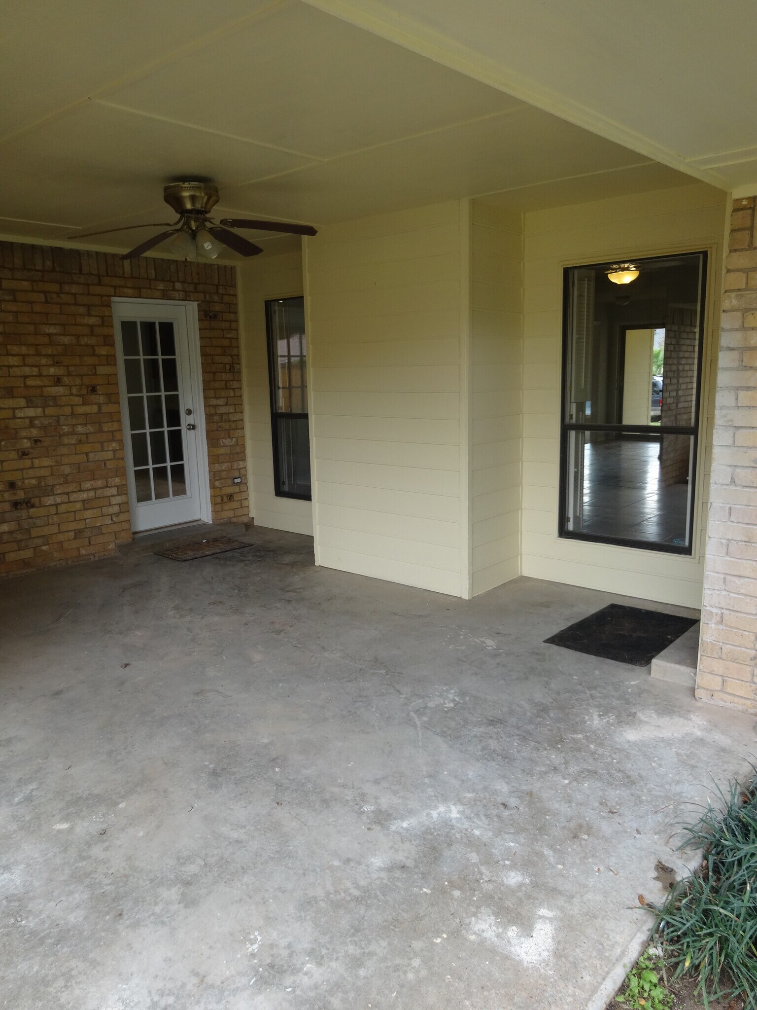Back Patio - 4406 Parkhurst Dr