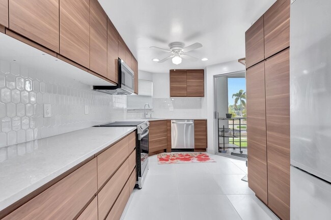 Building Photo - 3590 Via Poinciana