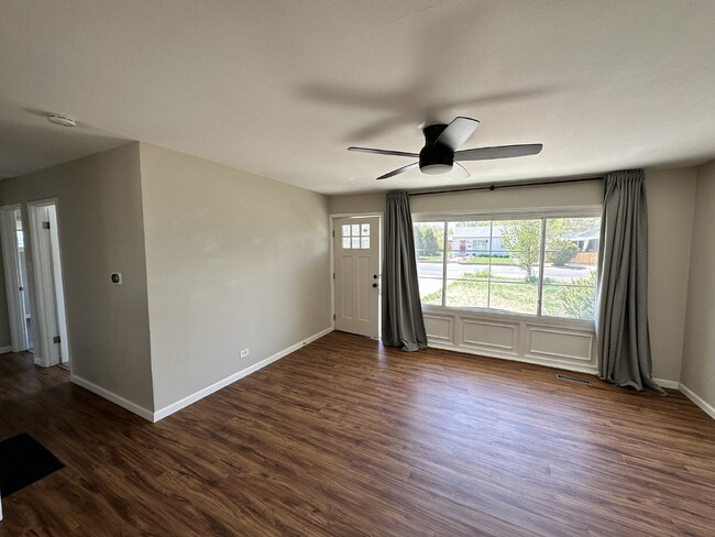 Building Photo - House for Rent in Montclair!