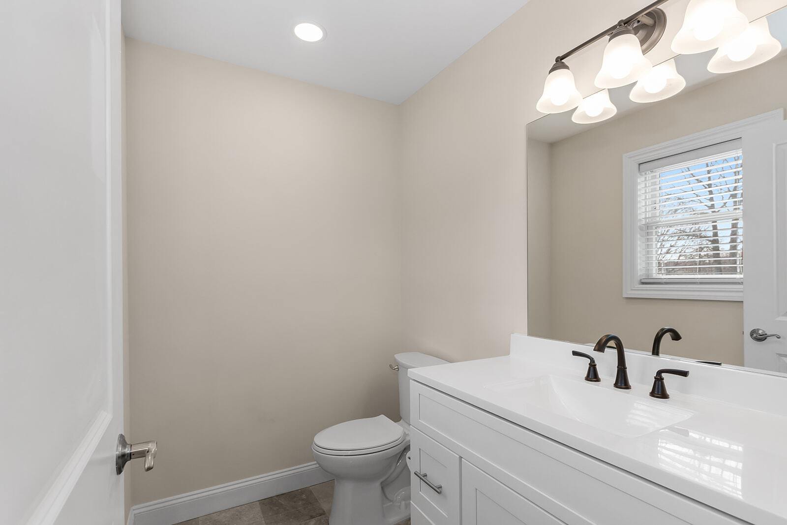 Building Photo - 20 Zazzetti St