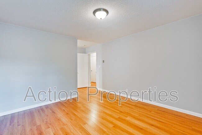 Building Photo - 505 Cypress Point Dr