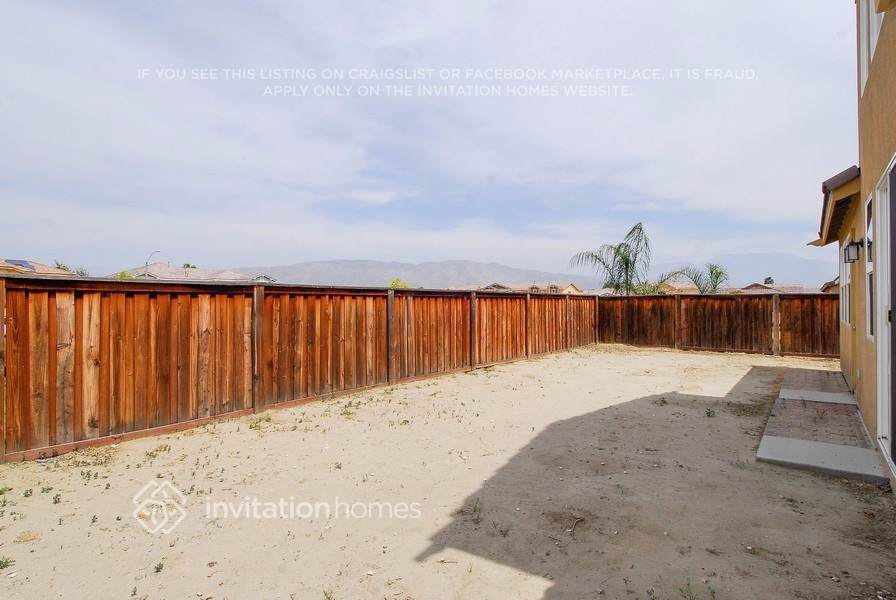 Building Photo - 2263 Finch Cir