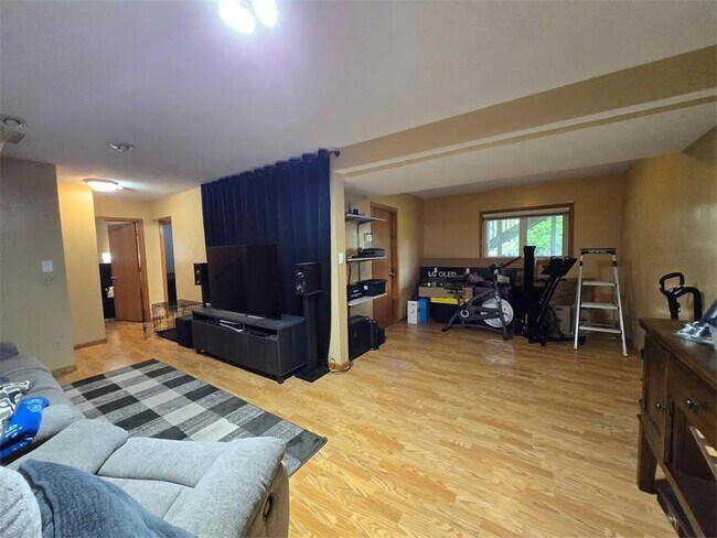 Building Photo - 161 Sunflower Ln