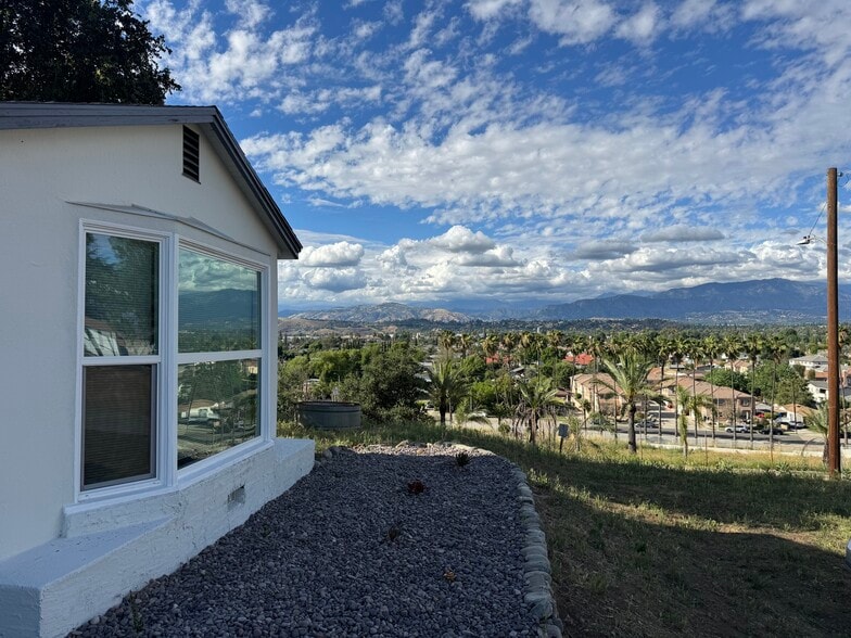 Building Photo - 1404 Prospect Dr