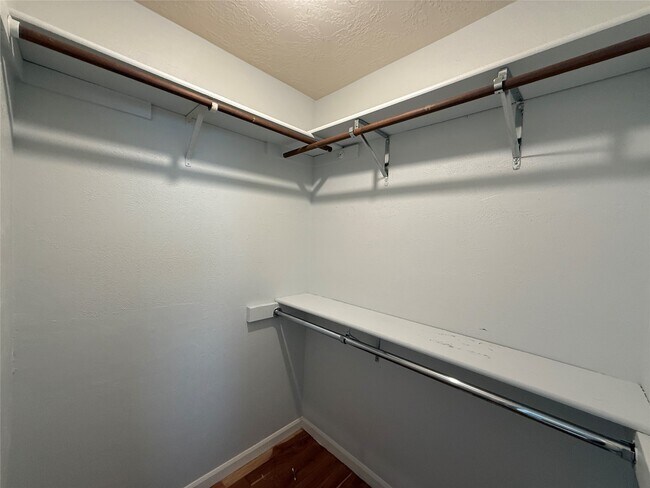 Building Photo - 4330 Meadow Springs Dr