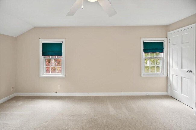 Building Photo - 5160 N Kent Ave