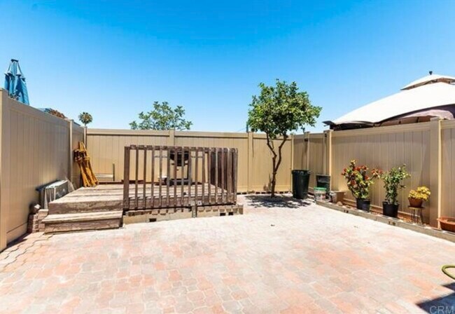 Patio - 4646 Hartley St