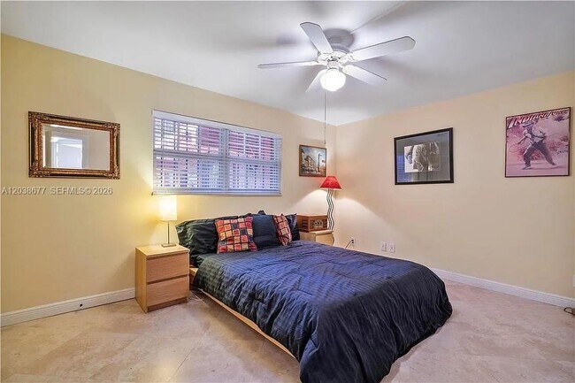 Building Photo - 660 Tennis Club Dr