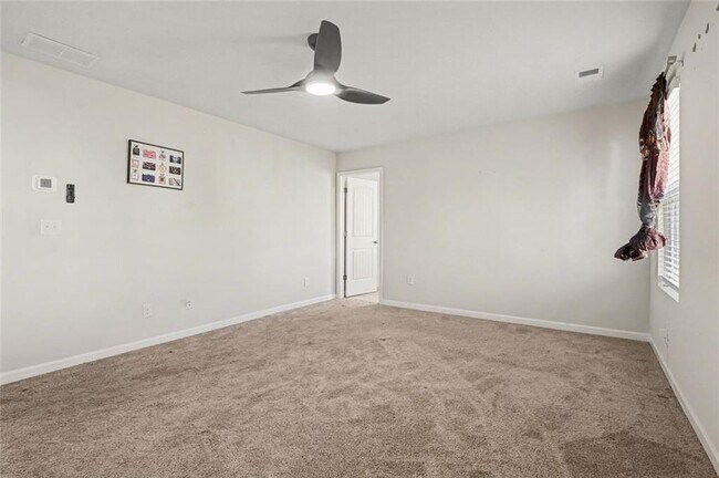 Building Photo - 318 Sandy Creek Dr