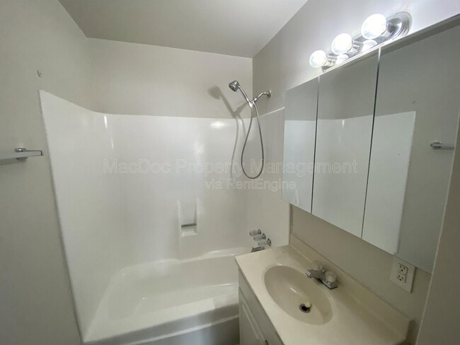 Building Photo - 110 Hughey Ct