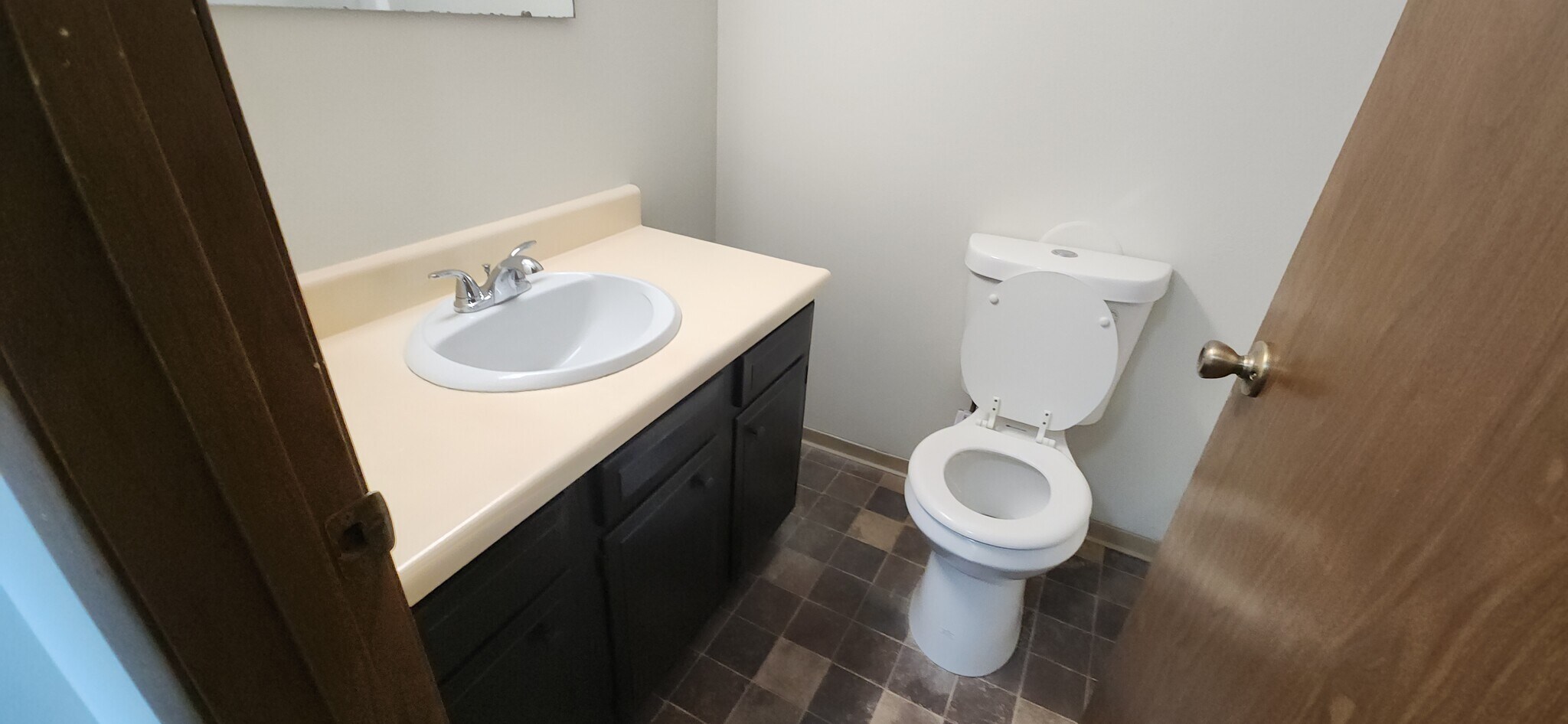 Building Photo - 926 17th St S