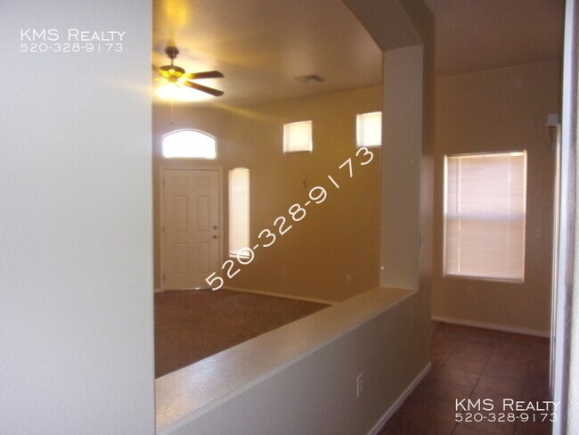 Building Photo - 6027 S Avenida Las Monjas