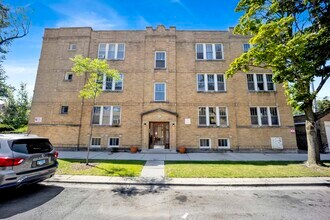 Building Photo - 2439 W Birchwood Ave