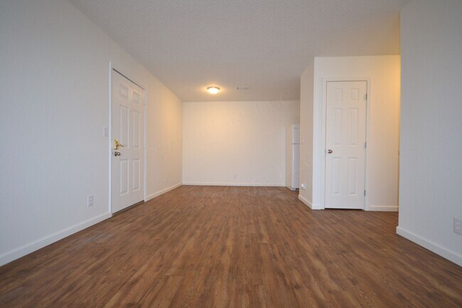 Building Photo - Buffalo Apartments (Bison Terrace)