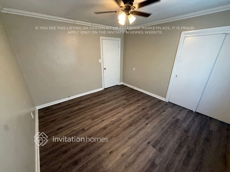 Building Photo - 2062 W 65th St