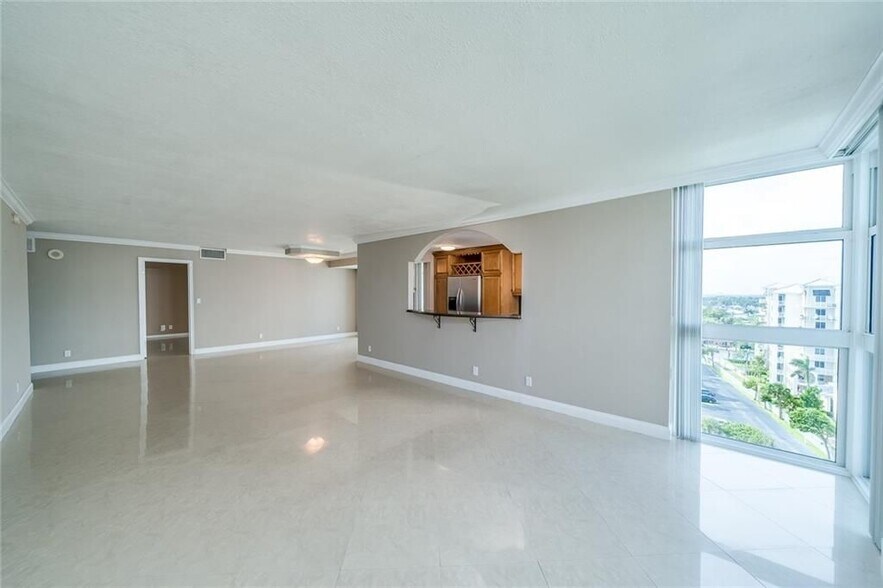 Building Photo - 1360 S Ocean Blvd