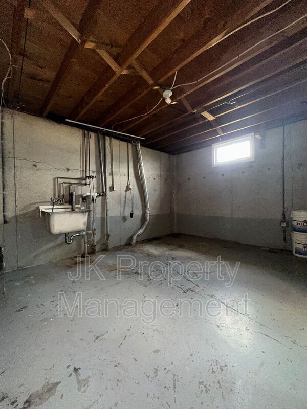 Building Photo - 3810 9th Ave S