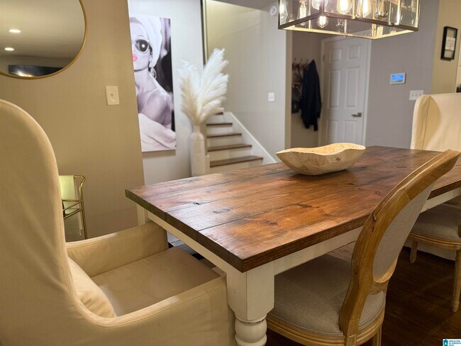 Building Photo - 3153 Woodhaven Dr