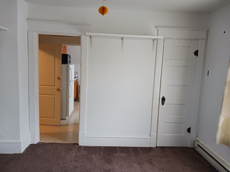 south facing view of apartment - 410 W Columbia Ave