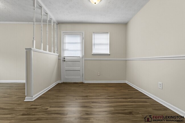 Building Photo - 3966 Northampton Dr