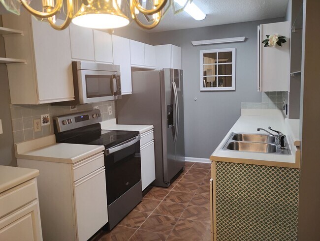 Building Photo - SOUTH BAY LAKES IV