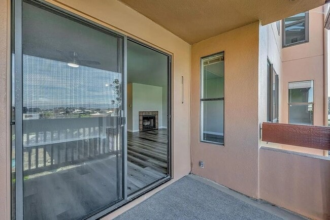 Building Photo - Remodeled 1BR Condo with Pool & Water Views Near Foster City