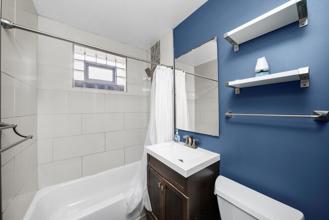 Building Photo - 4223 W 82nd St
