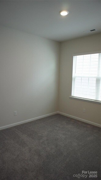 Building Photo - 137 Pampas Pl