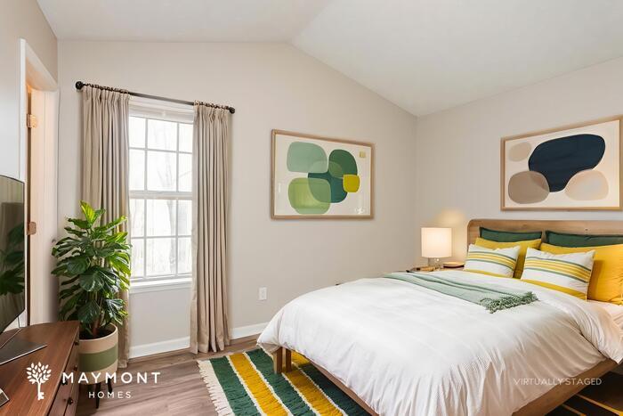 Building Photo - 1600 Pin Oak Ln SE