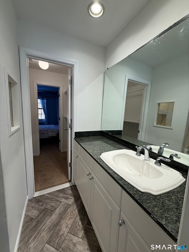 Building Photo - 111 Aspetuck Vlg