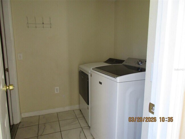 Building Photo - 11879 Bentry St