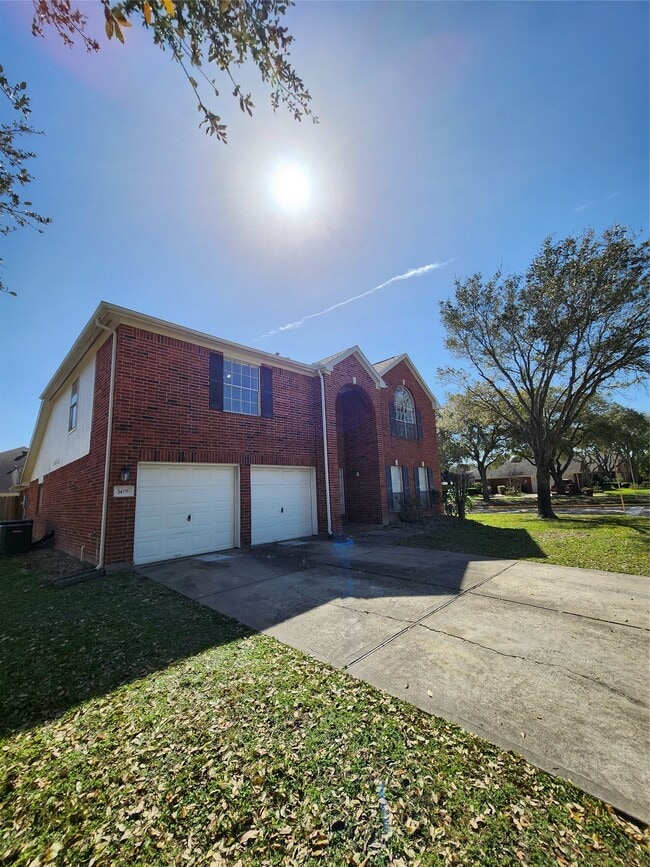 Building Photo - 14335 Berrington Dr
