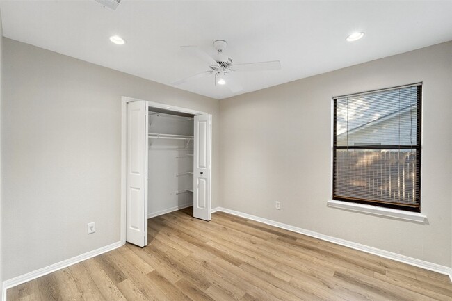 Building Photo - 2313 Oxford Blvd