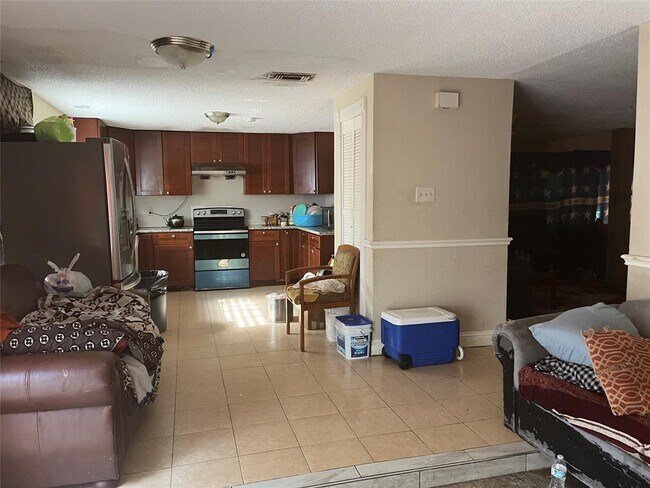 Building Photo - 7711 Del Glen Ln