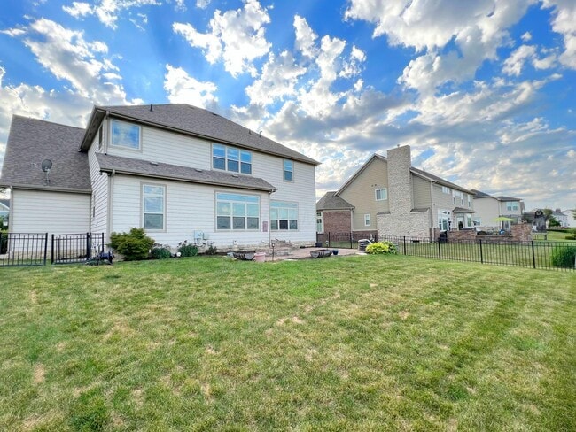 Building Photo - 5789 Trafalgar Ln