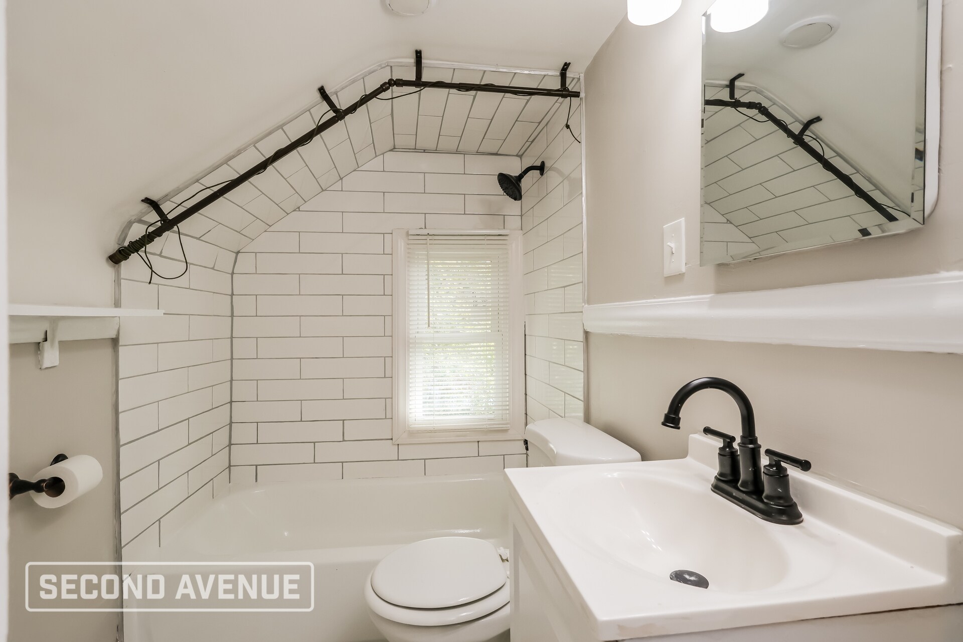 Building Photo - 459 S 41st St