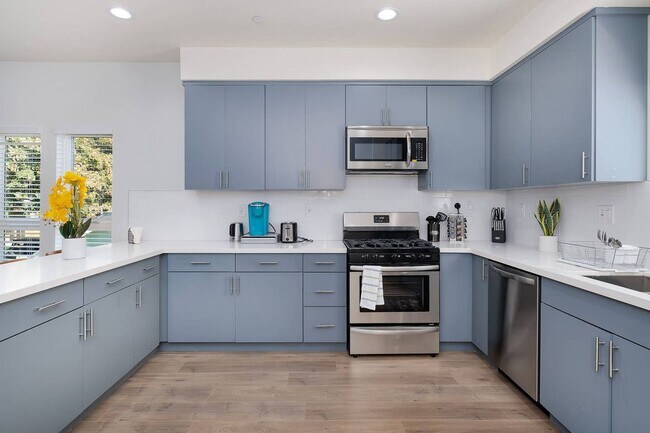 Building Photo - 6650 Leland Way