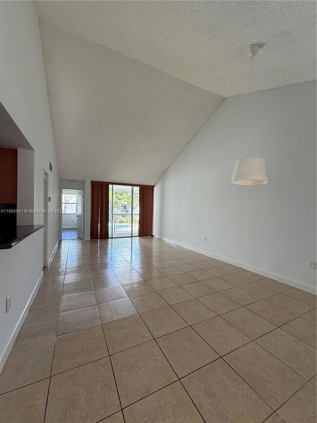Building Photo - 9747 NW 48th Terrace