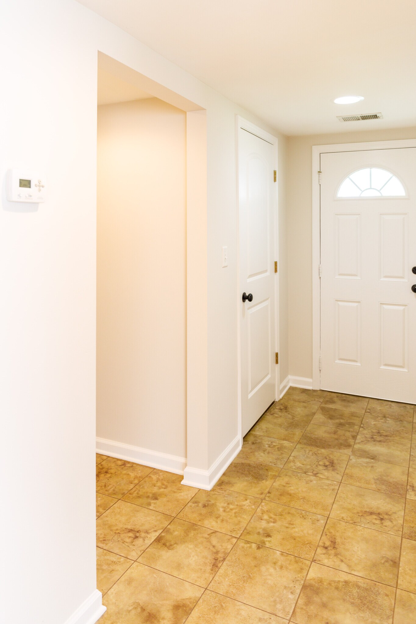 Building Photo - 116 America St