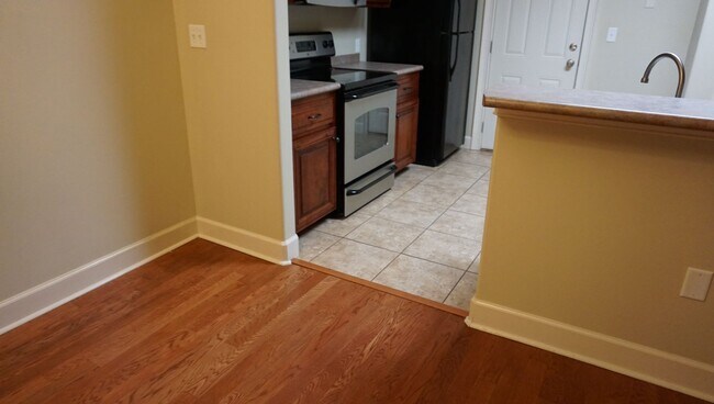 Building Photo - 3406FBarack