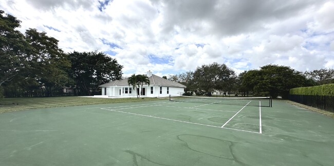 Building Photo - Gorgeous and private retreat to call home