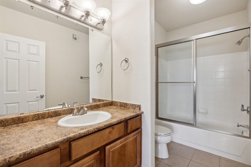 Building Photo - 4925 E Desert Cove Ave