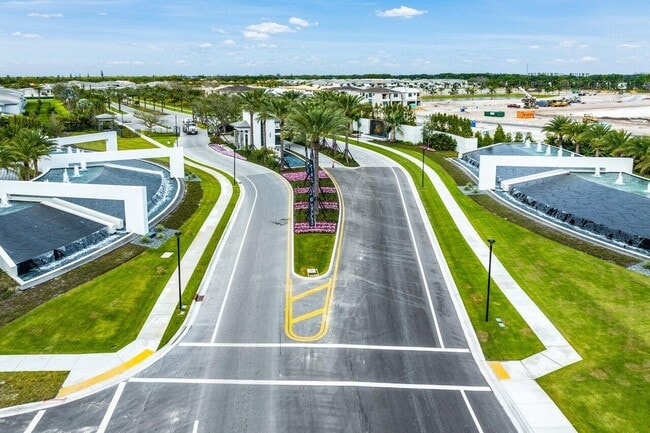 Building Photo - 8330 Essex Country Clb Dr